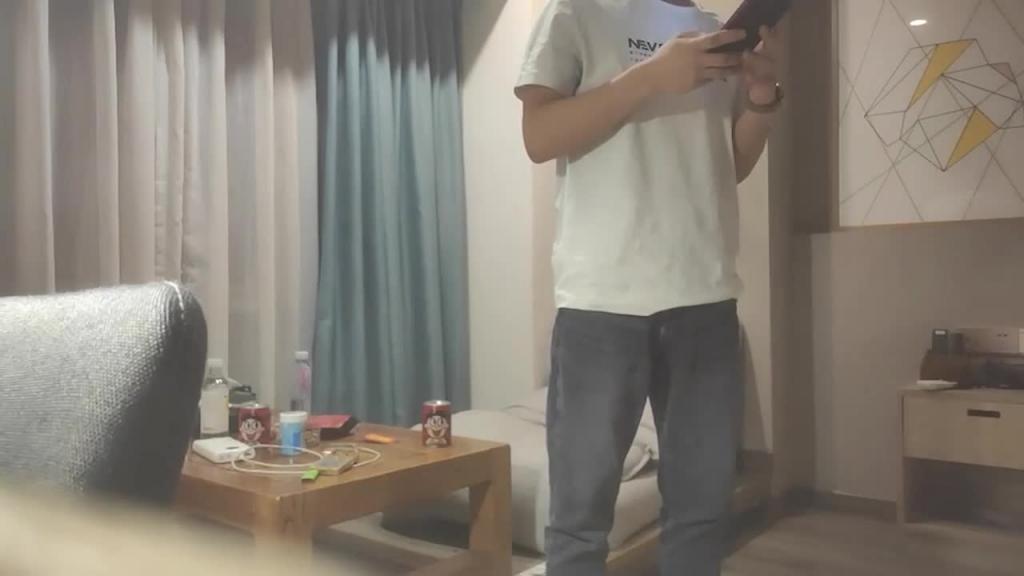约操大胸兼职人妻,你这逼里有味儿,是咸的对吗? 预览截图 4