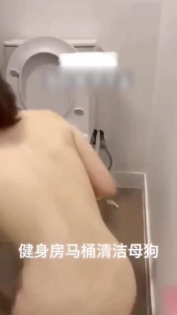 母狗露出自慰挑战高跟鞋插通在车上高潮喷水洗车超刺激 预览截图 12