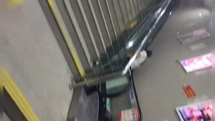 火爆【大合集】遛鸟街射,好看又刺激 预览截图 12