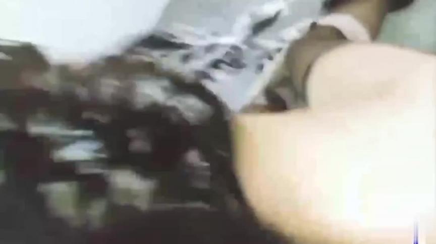 【姐弟乱伦】趁老妈出去打牌后,兽性大发的我在厕所疯狂输出后入姐姐 预览截图 9