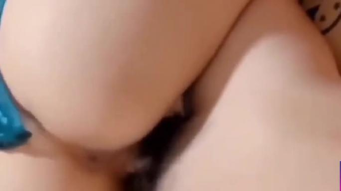 抖音极品反差婊精选,爆乳翘臀已被三通,喜欢被群P露出自慰调教滴蜡 预览截图 7