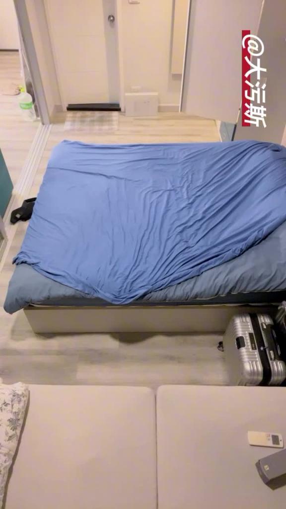 性感网红主播为了流量被黑鬼爆操 预览截图 2