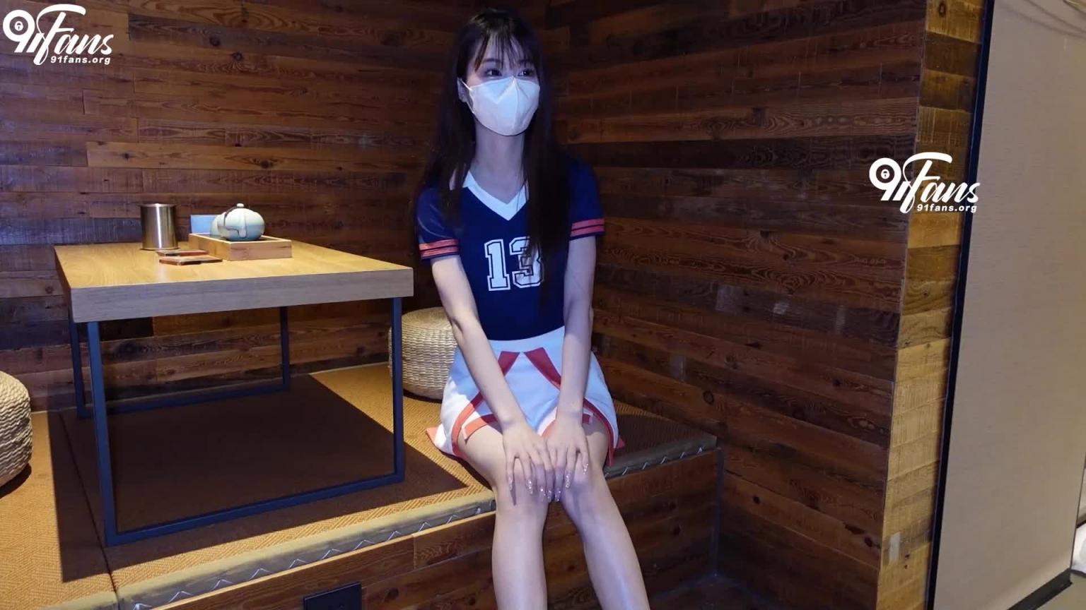 「91Fans」诱骗路人大学生意外中出/FSOG-081 预览截图 1