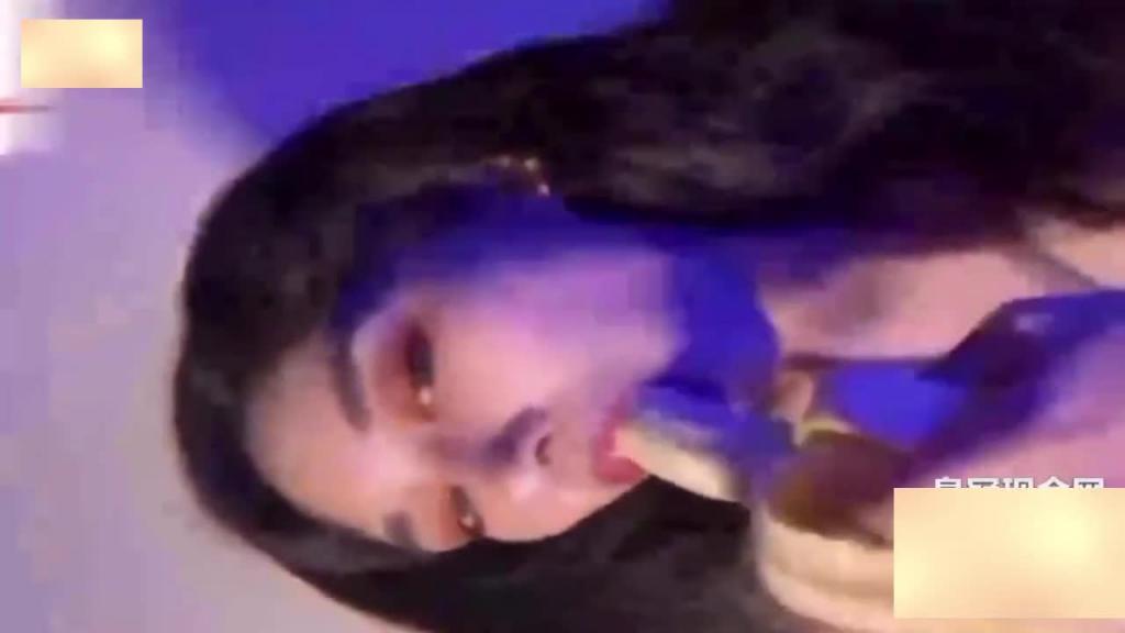 网爆吃瓜-抖音网红 蓝泫门事件顶级身材御姐气质自慰喷水 预览截图 3