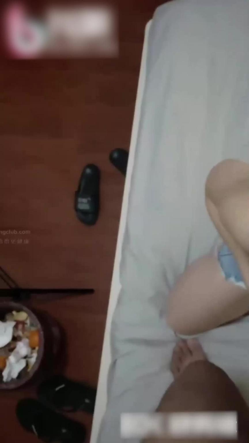 【兄妹乱伦】表妹不肯让我操只给我口真想推倒强上了 预览截图 2