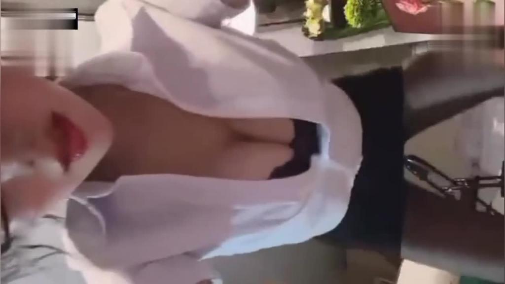 【超清重金订制】【喘吸呻吟浪叫DJ快速抖奶】【网红主播】【网易CC小恩雅】 预览截图 6