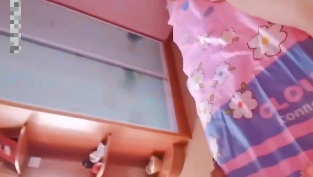【乱伦丈母娘】趁媳妇不在家和丈母娘好好玩玩 预览截图 1