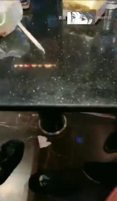 酷似周冬雨00后KTV群P口交内射 预览截图 8
