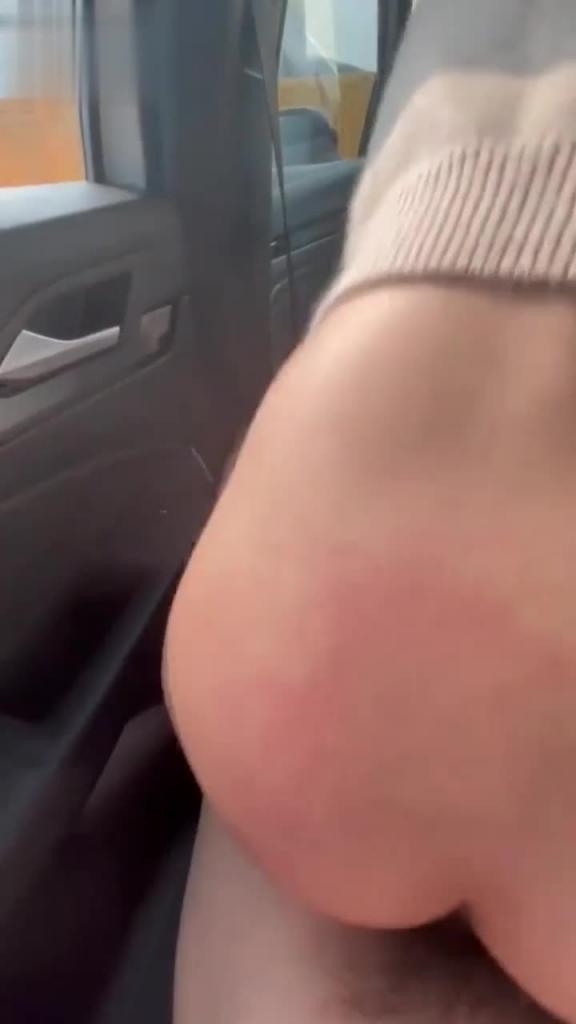 【女大学生打车】滴滴司机强奸女乘客 这女的也真是骚逼 都没怎么反抗 预览截图 6