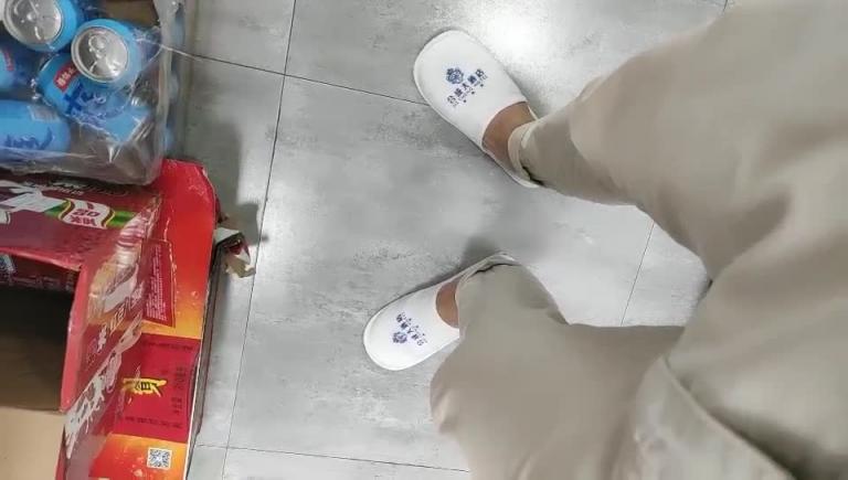 记录小哥偷情已婚人妻全过程第一次见面说在酒店骚货精心打扮 预览截图 10