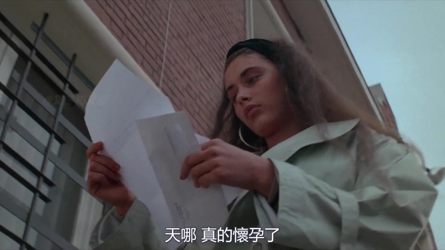 看呆了！真想不到，33年前的片子这么野！…｜1990年法国R级恐怖片《X婴》 预览截图 5