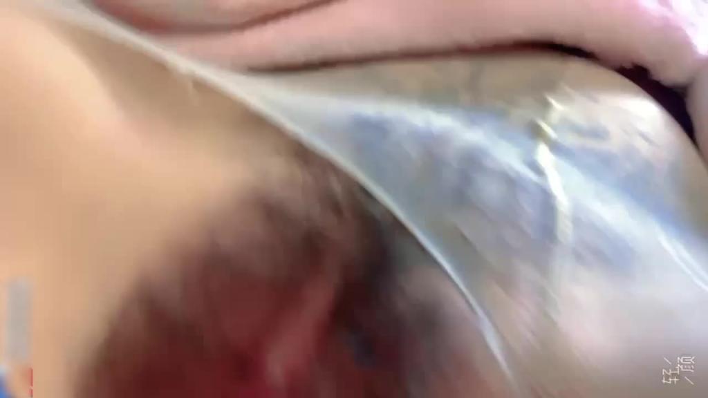 发骚女母狗老公不在家让儿子帮忙怼屄 预览截图 5