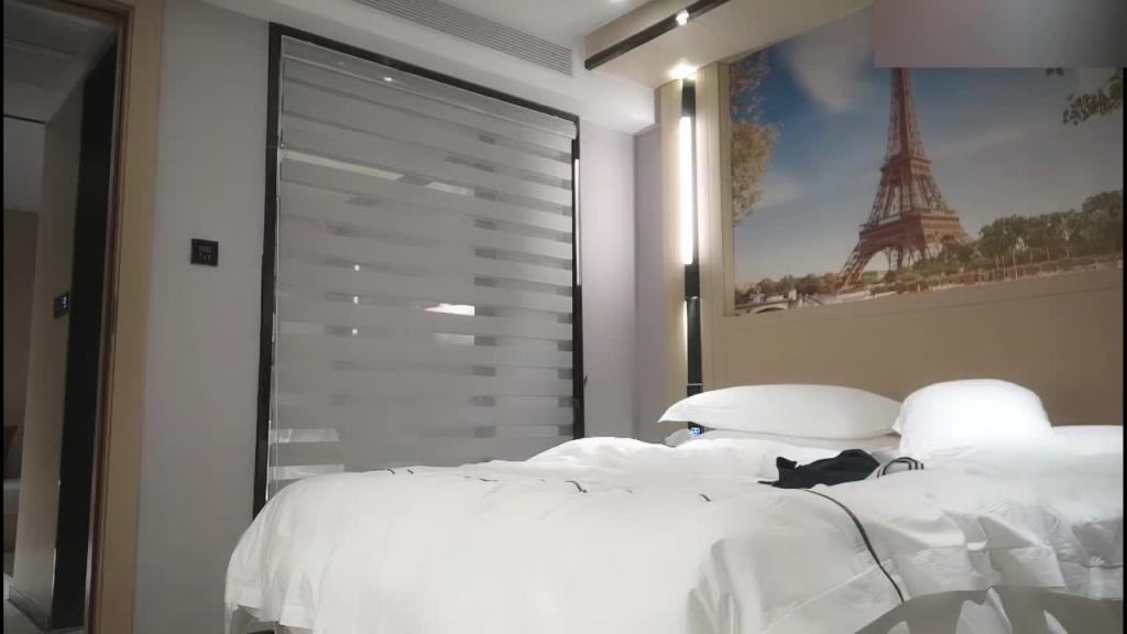 佛山足浴店勾引良家人妻背着老公偷晴被大哥操哭 预览截图 11