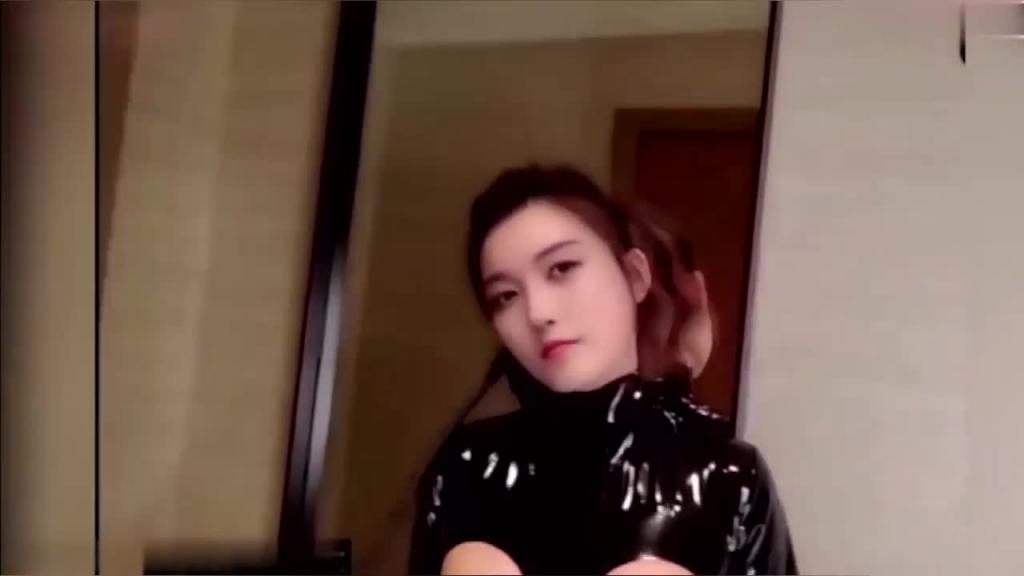 吃瓜泄密网红聂小雨事件 紧身皮衣真的好色 预览截图 8