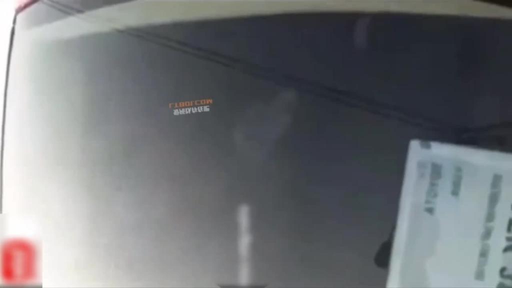 【捉奸名场面】大街上被扒光衣服打耳光剪头发，都挺惨，还有漂亮少妇，不能错过的精彩合集 预览截图 1