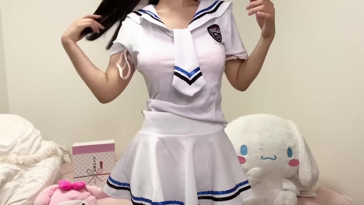 迷你裙水手服无胸罩无面包生换内衣介绍💗 预览截图 10