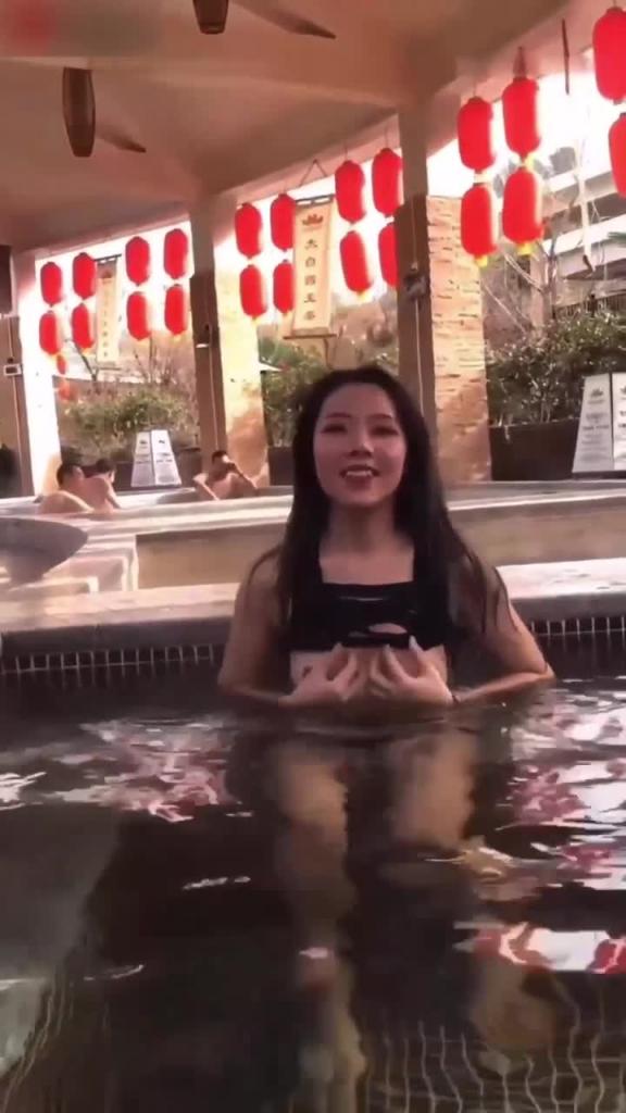 【温泉露出 车震喷水】老司机带上女友,泡温泉操逼吧,绝对刺激 预览截图 4