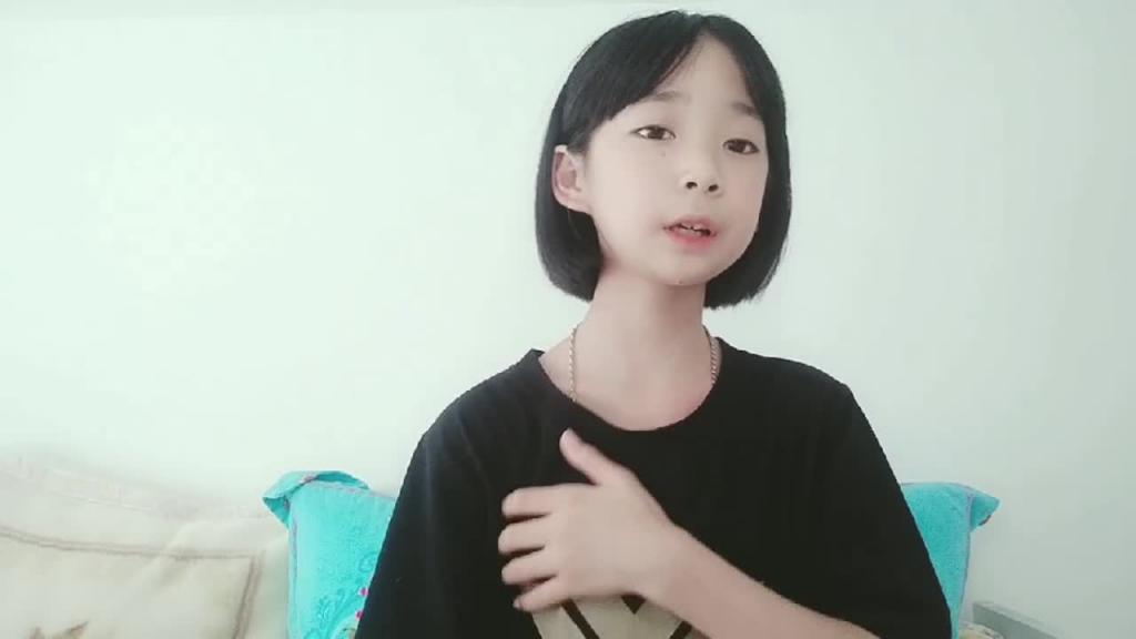 极品无毛小可爱张婉莹掰开白虎嫩逼展示自己处女膜特写自慰 预览截图 1