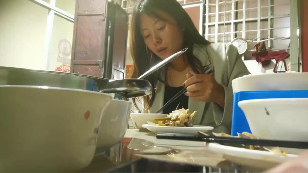 真实绿帽夫妻交换妻群P:我们一起双插你老婆啊,微信上约定先吃饭然后酒店一起双插对方老婆 预览截图 5