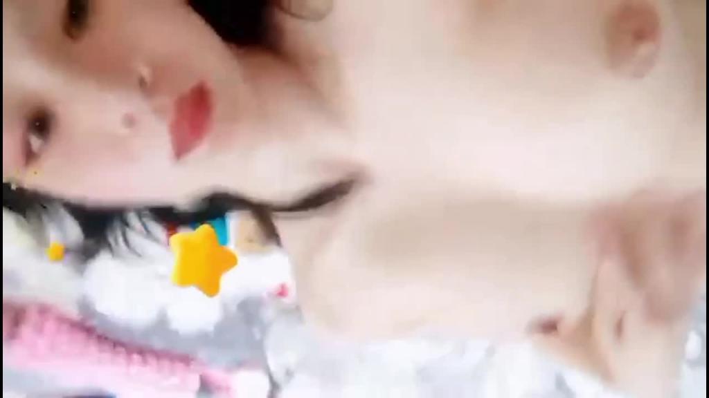 【反差婊档案】南充大一学生室友开发的清纯小母狗 预览截图 7