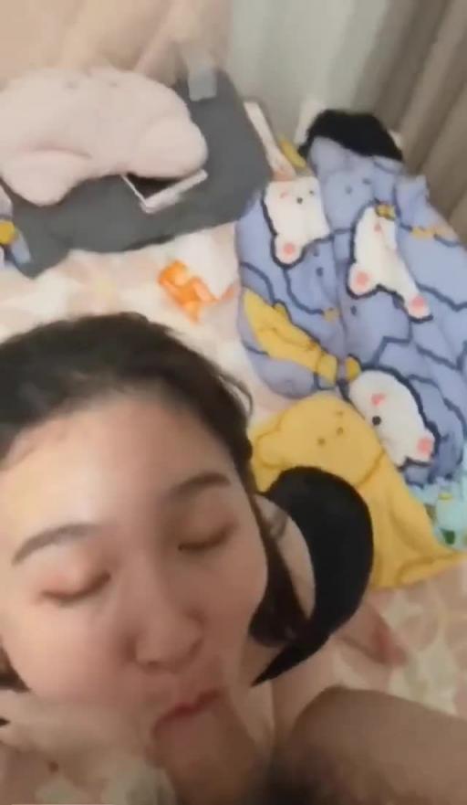 出轨人妻露脸吃大吊 预览截图 1