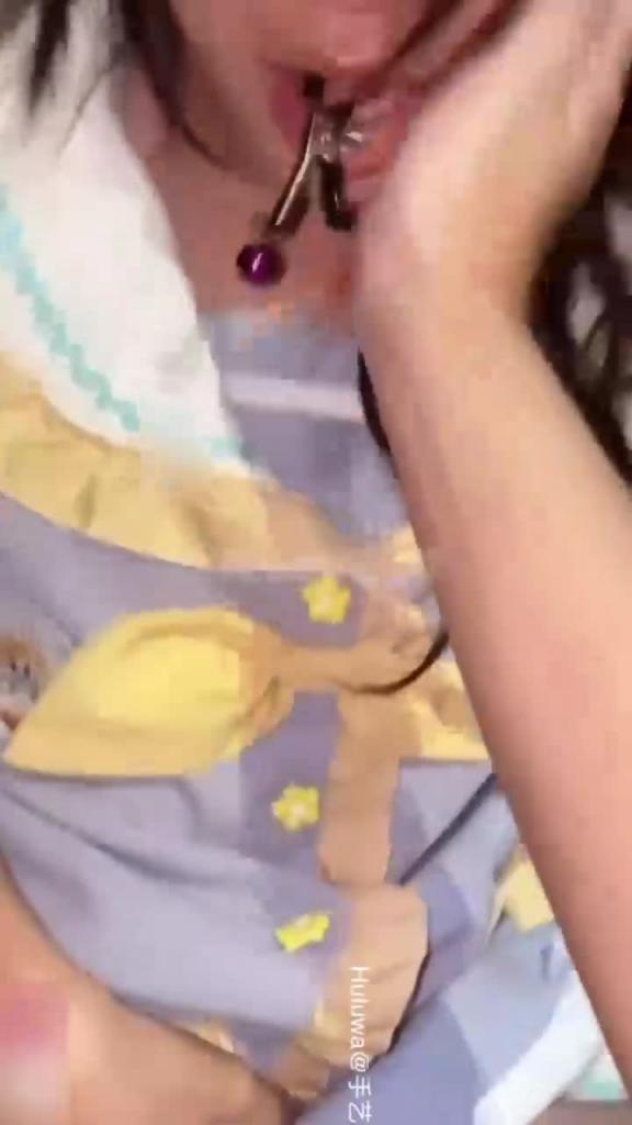 【火爆泄密】二次元萝莉少女品爆颜射！ 预览截图 2