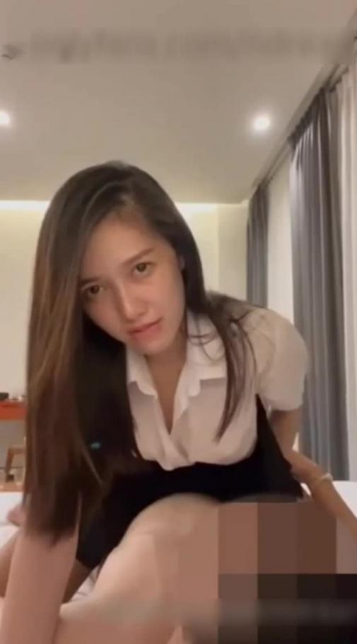 【儿时梦想-校园清纯女神大合集】爱吃鸡巴的清纯女校花,上学时候的梦中情人 预览截图 1