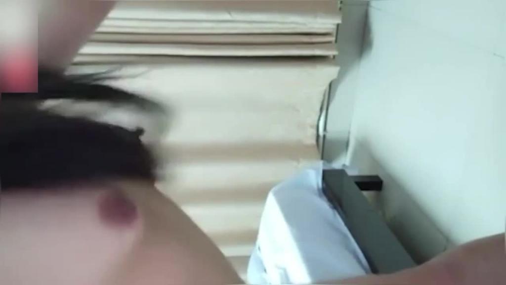 真实强上极品风韵嫂子全过程扒开嫂子的内裤果断插入操得嫂子浪叫 预览截图 7
