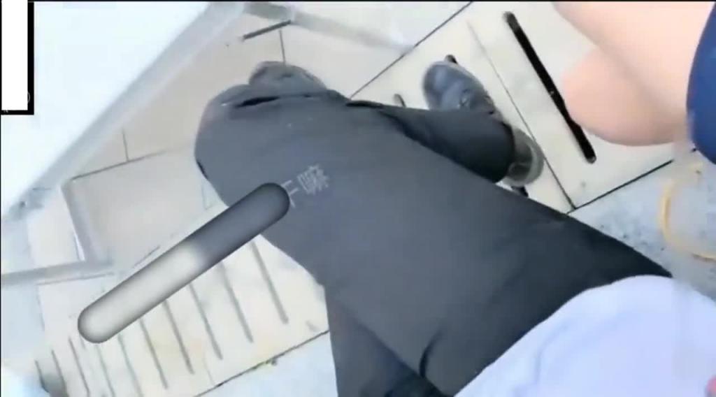 户外一姐真实户外勾引18岁处男,对白很下 饭,小哥还买了一盒杜蕾斯! 预览截图 3