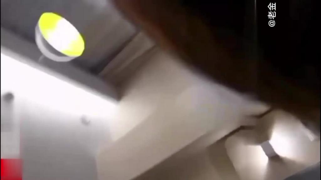 青岛初中教师嫂子出轨公务员弟弟,趁大哥出差酒店和弟弟偷晴 预览截图 10