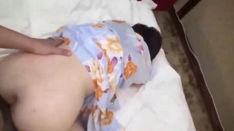 趁哥哥不在家,把嫂子 SM 方式才能操到她,调教的拘束玩法 预览截图 4