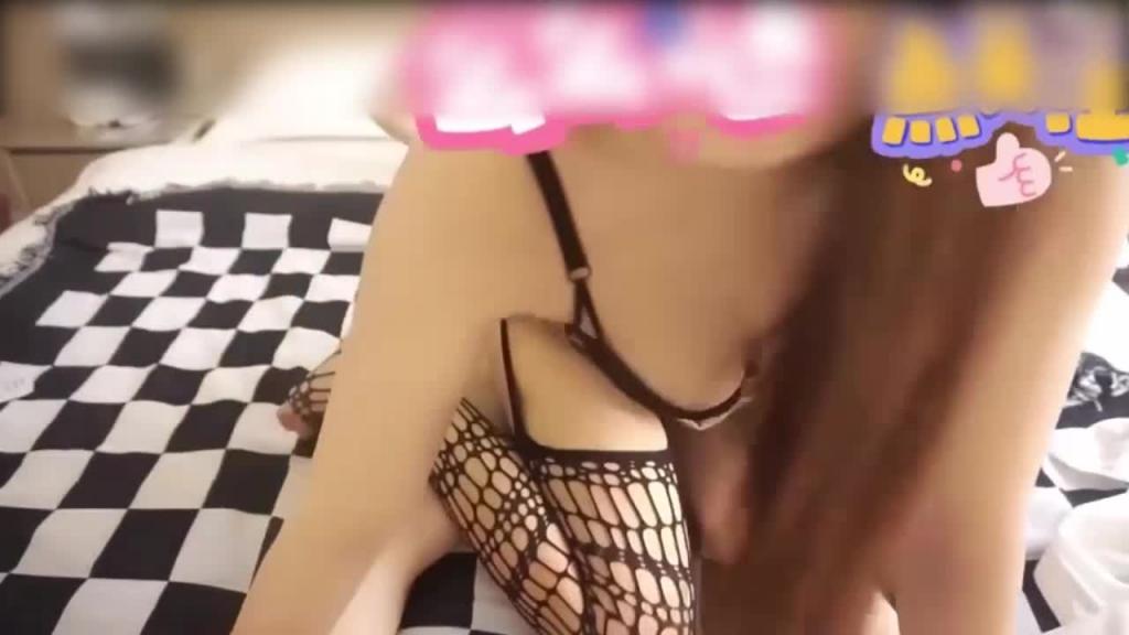 真实家庭乱伦 嫂子例假刚走就叫我过去操她 预览截图 6