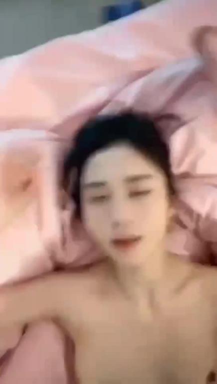 偷情兄弟刚结婚的媳妇 预览截图 5