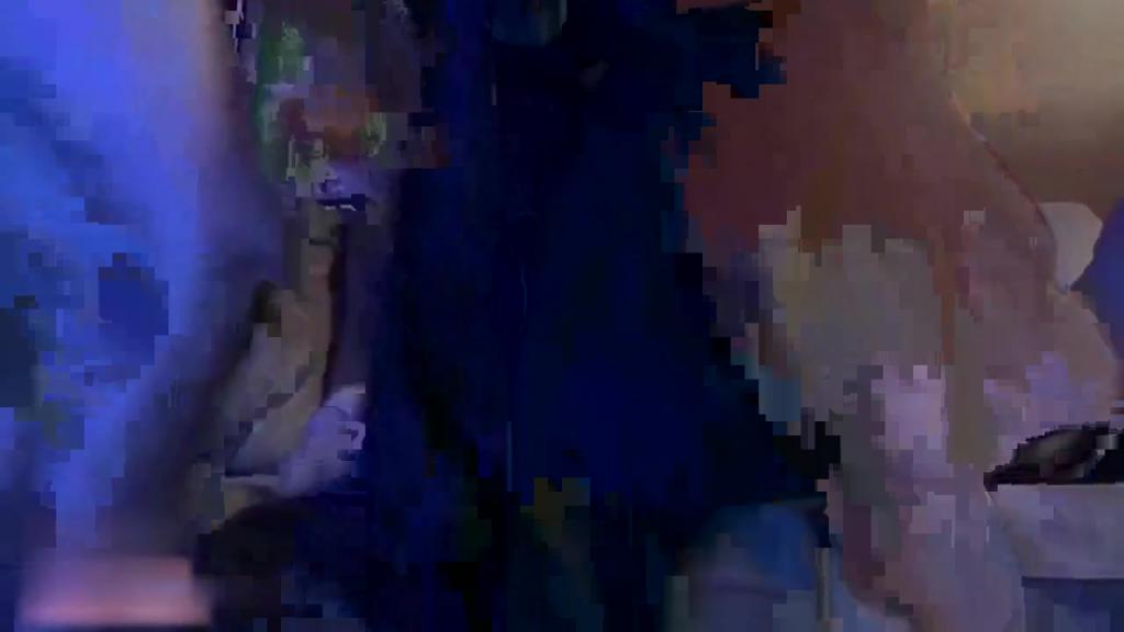 漂亮旅美留学生小乔和外籍男友KTV包房激情沙发震 预览截图 10