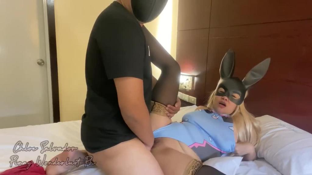 性感熟女角色扮演者在拍照后获得了极致性高潮—克洛伊·萨尔瓦多 预览截图 6