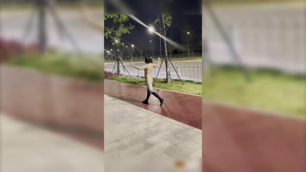 露出界扛把子婷婷 ,广州街头再现 预览截图 12