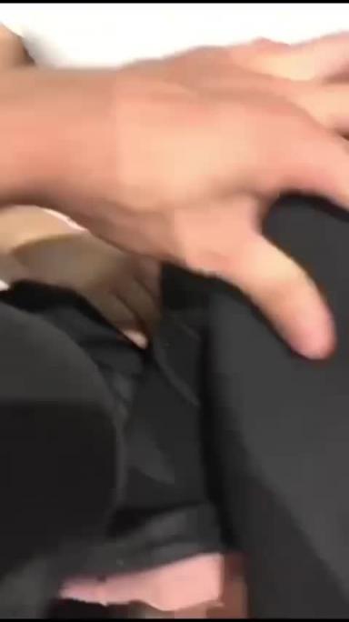稚嫩萝莉学生 太馋嫩妹了,裤子没脱就直接搞 预览截图 8