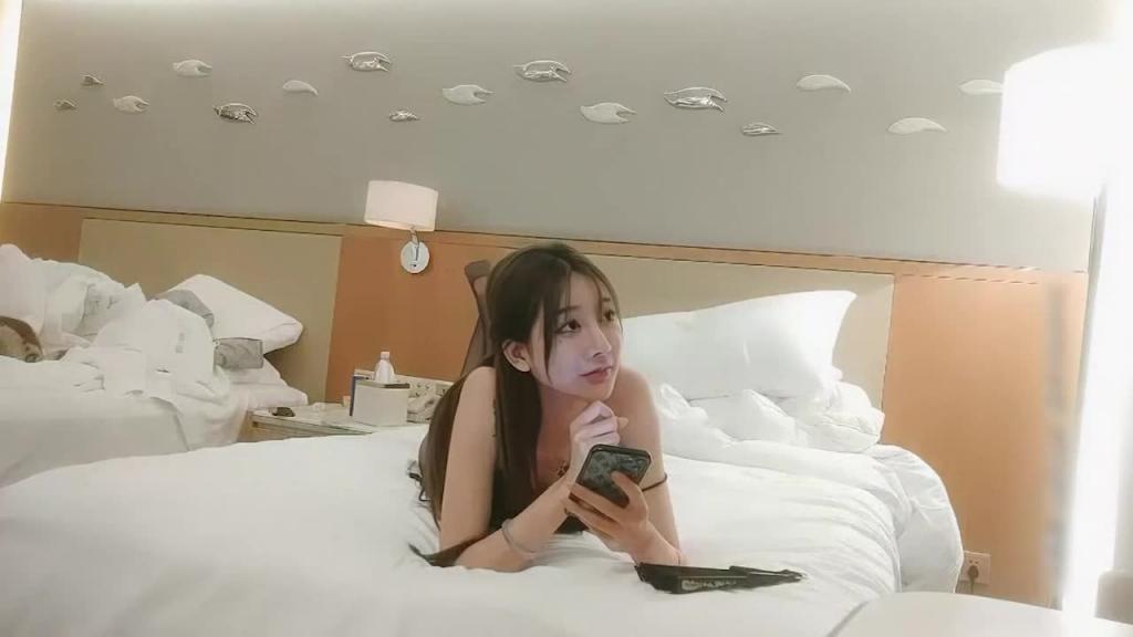 极品长腿黑丝尤物热舞口交爆操 预览截图 6