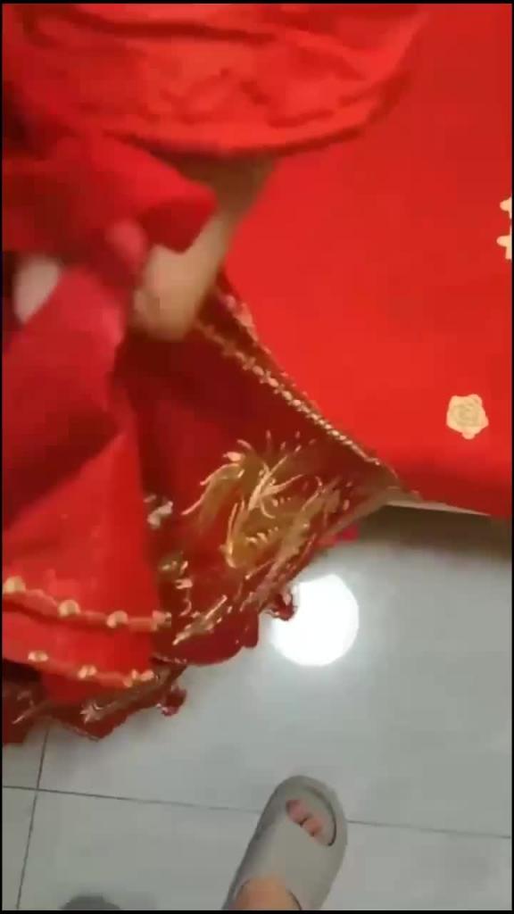 抖音网红好儿媳被爆是二婚.。。新婚当天凌晨在房间乱伦遭网暴 预览截图 3