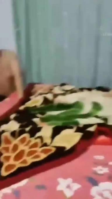 【电影都不敢这么拍】舔狗捉奸在床还要哄出轨老婆,抓奸寖猪笼,找警察抓奸、找开锁的破坏性抓奸 预览截图 6