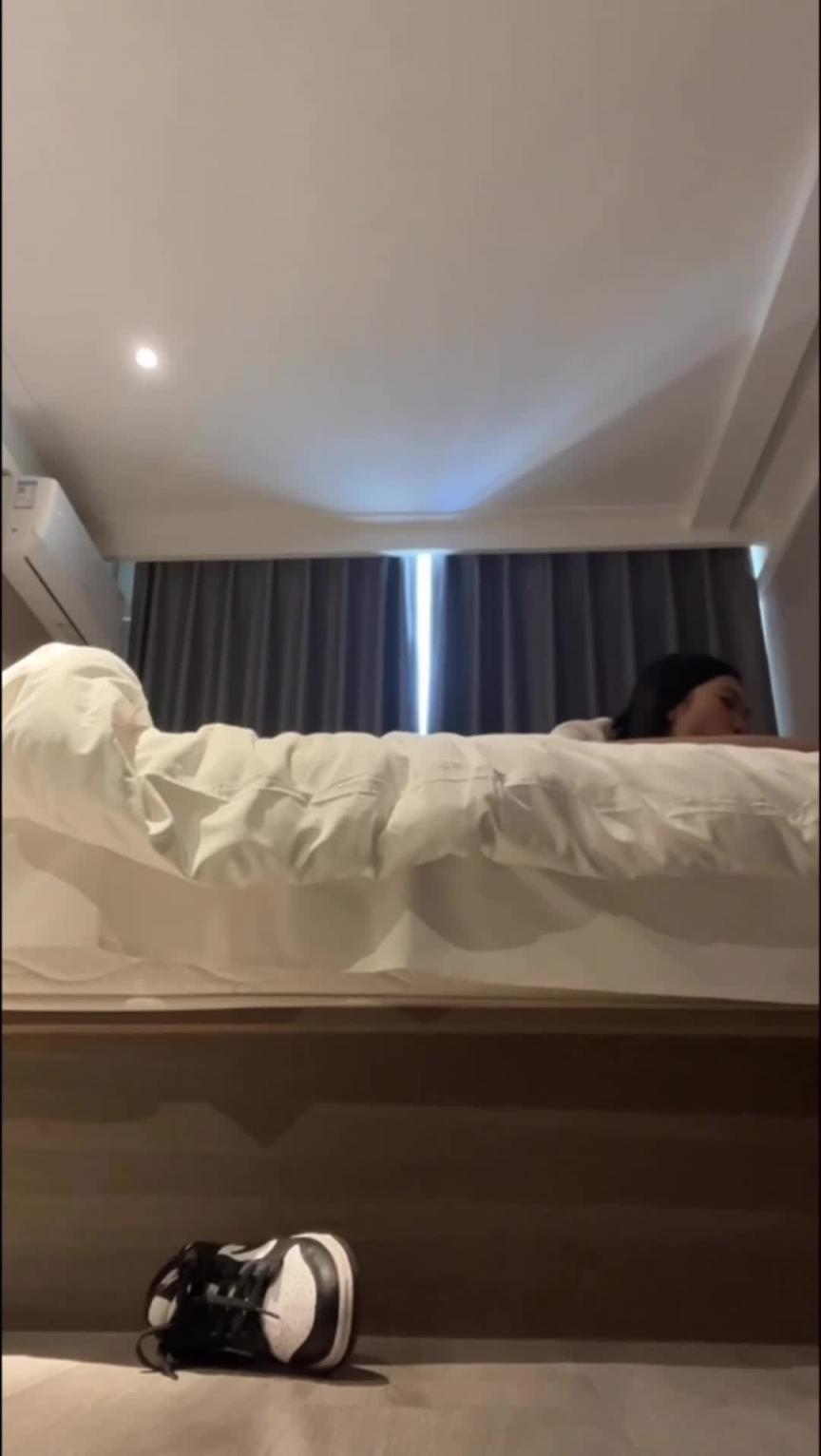 【网传上海教师-打桩门事件】史上最强打桩机,被学生掐着脖子操 预览截图 4