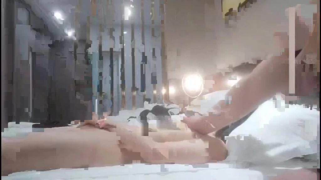 女子按摩spa 饥渴极品露脸少妇 几个小指弄得她心痒痒受不了 预览截图 12
