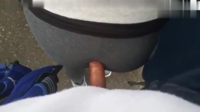 大哥真牛逼呀排队做核酸亲自给前面的小姐姐做下面的检测 预览截图 11