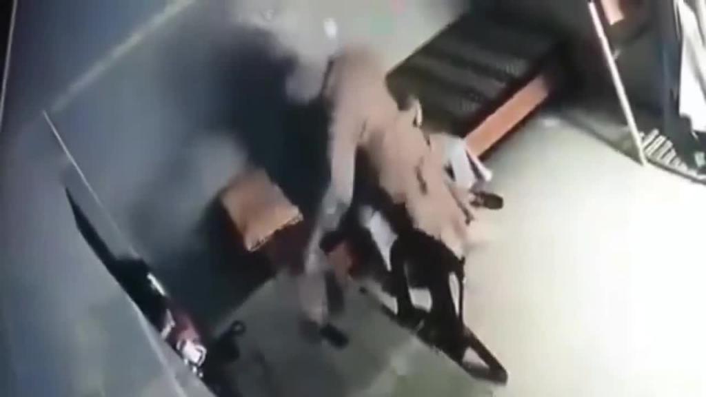 火爆【劲爆吃瓜】真实！网传某寺庙禅房内真和尚尼姑双修监控视频流出！真当禅房监控室摆设啊！ 预览截图 8