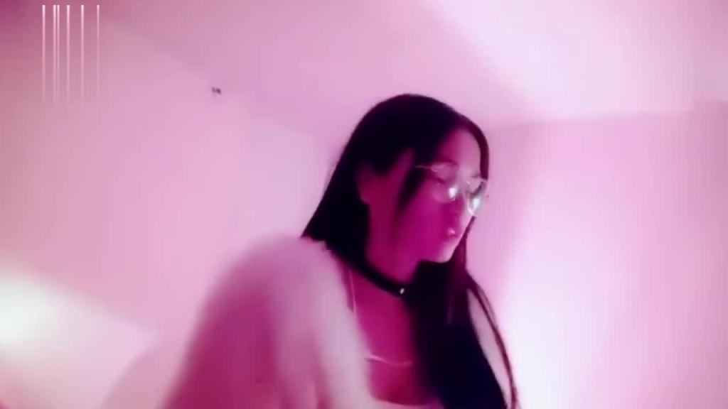 小巷站街女年轻00后眼镜妹 预览截图 2