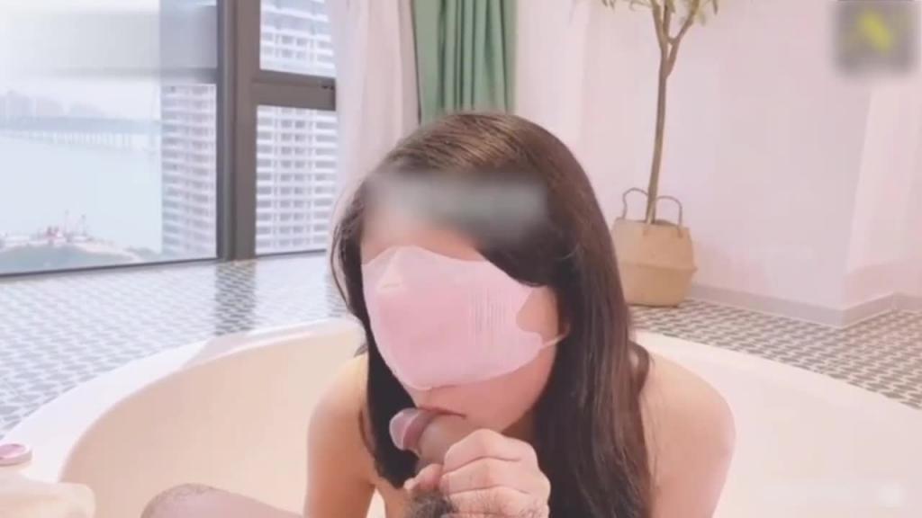 【网红流出】极品萝莉‘三月樱花’逃课陪富二代开房啪啪 预览截图 4