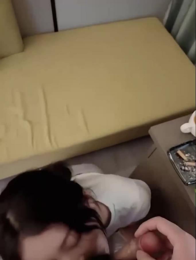 【新瓜流出】西安某大学啦啦队女神~淫乱私生活曝光!高颜极品身材~每一次舔J娇喘都欲仙欲死! 预览截图 3