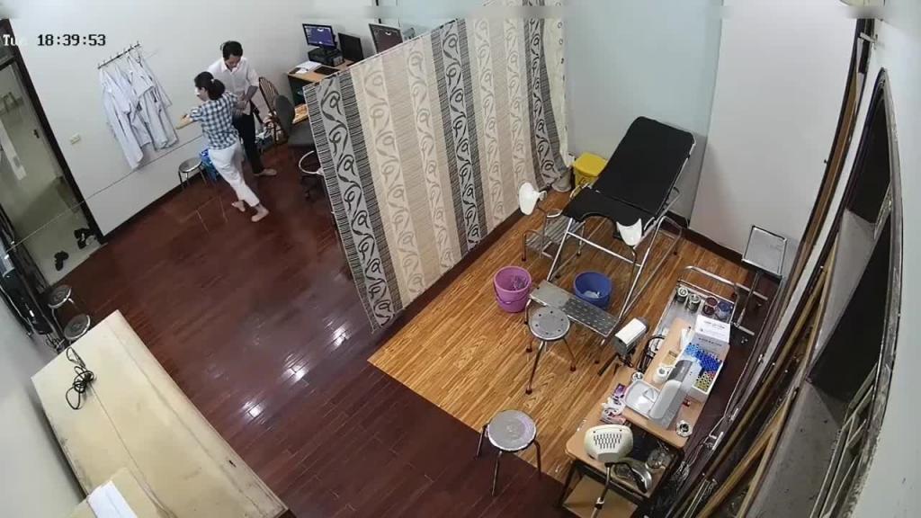 【独家勐料】私人妇科诊所男医生偷情女患者！内射 预览截图 12