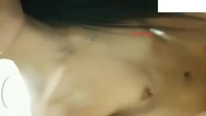 网曝门约炮老王老婆射了她一奶 预览截图 2