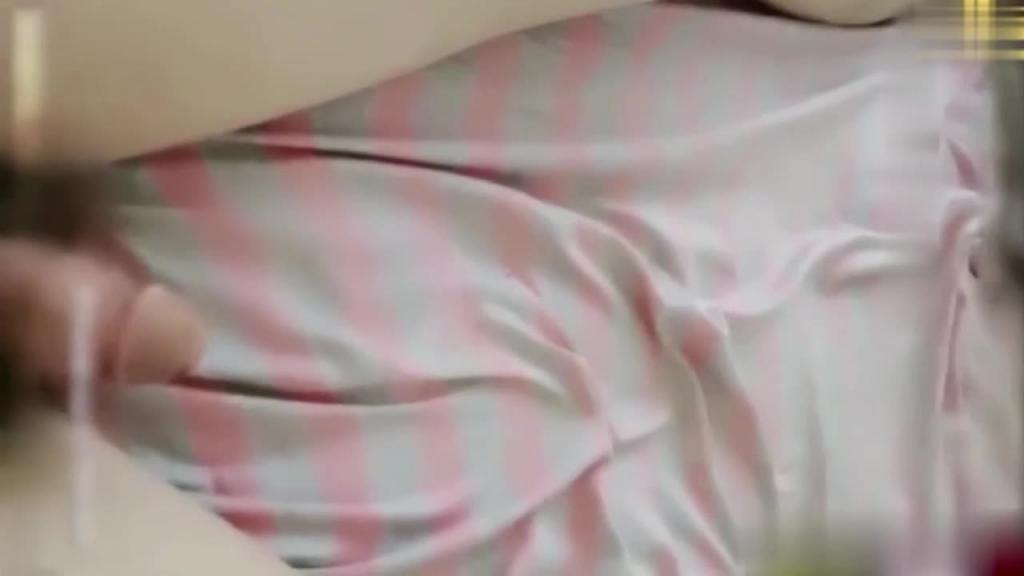 劲爆 稚嫩呆萌少女被舅舅约出来开炮,好外甥粉穴很紧 预览截图 8